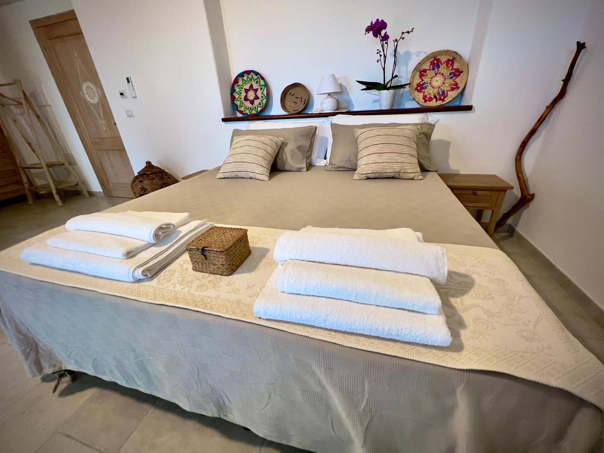 Domus La Roccia Hotel Pozzomaggiore Ngoại thất bức ảnh